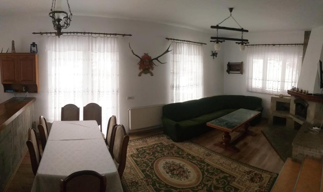 Soaptele Padurii & Casuta Din Padure Sucevita Luaran gambar